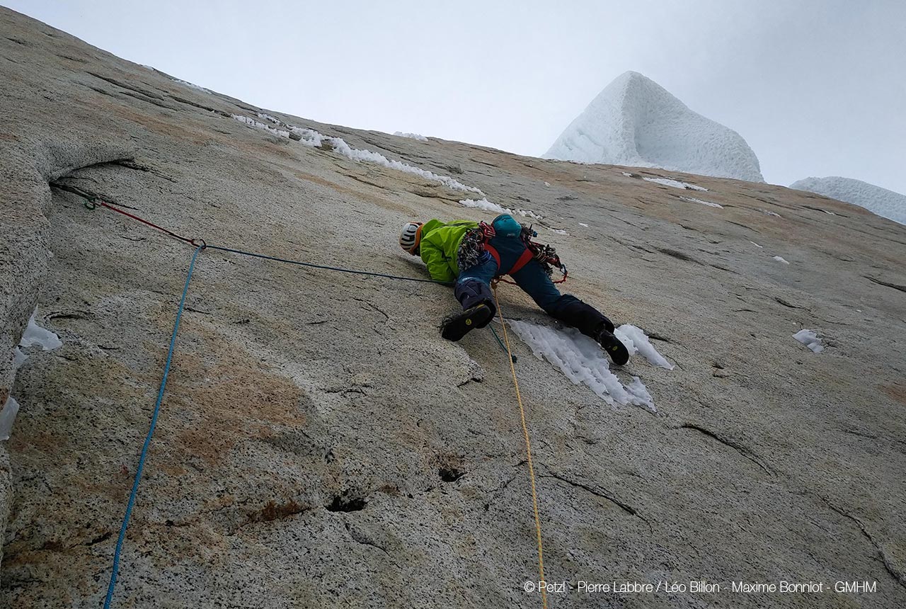 © Petzl - Pierre Labbre / Léo Billon - Maxime Bonniot - GMHM