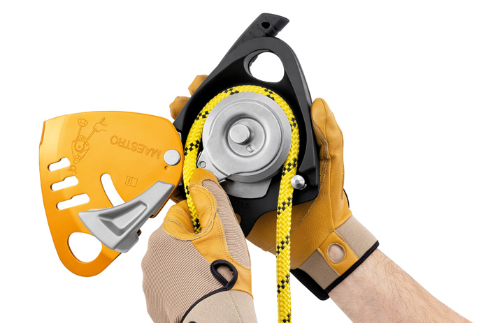 compact self-braking descender for rope access workers PETZL RIG YELLOW 