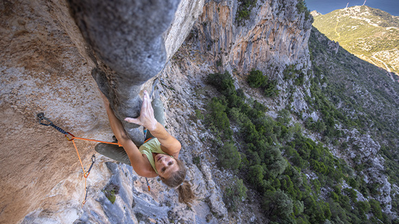 700 and Counting — From Hard Routes to Bolting New Lines with Charlotte Durif