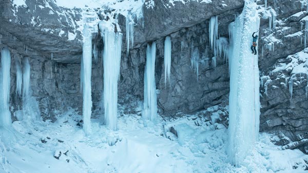 Best Petzl Ice Tools for 2025: QUARK, NOMIC & ERGONOMIC Compared