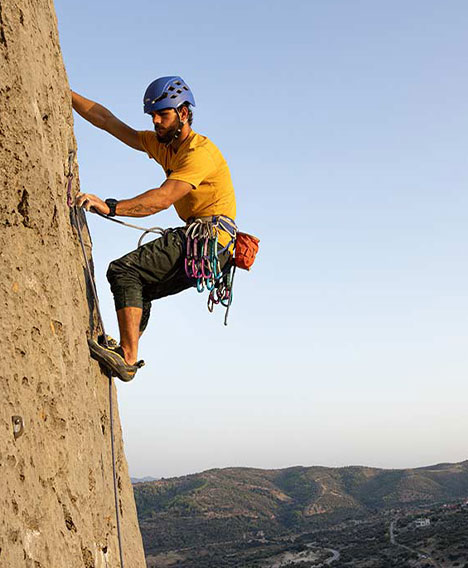 L’ATTREZZATURA GIUSTA PER INIZIARE L'ARRAMPICATA SU VIE LUNGHE