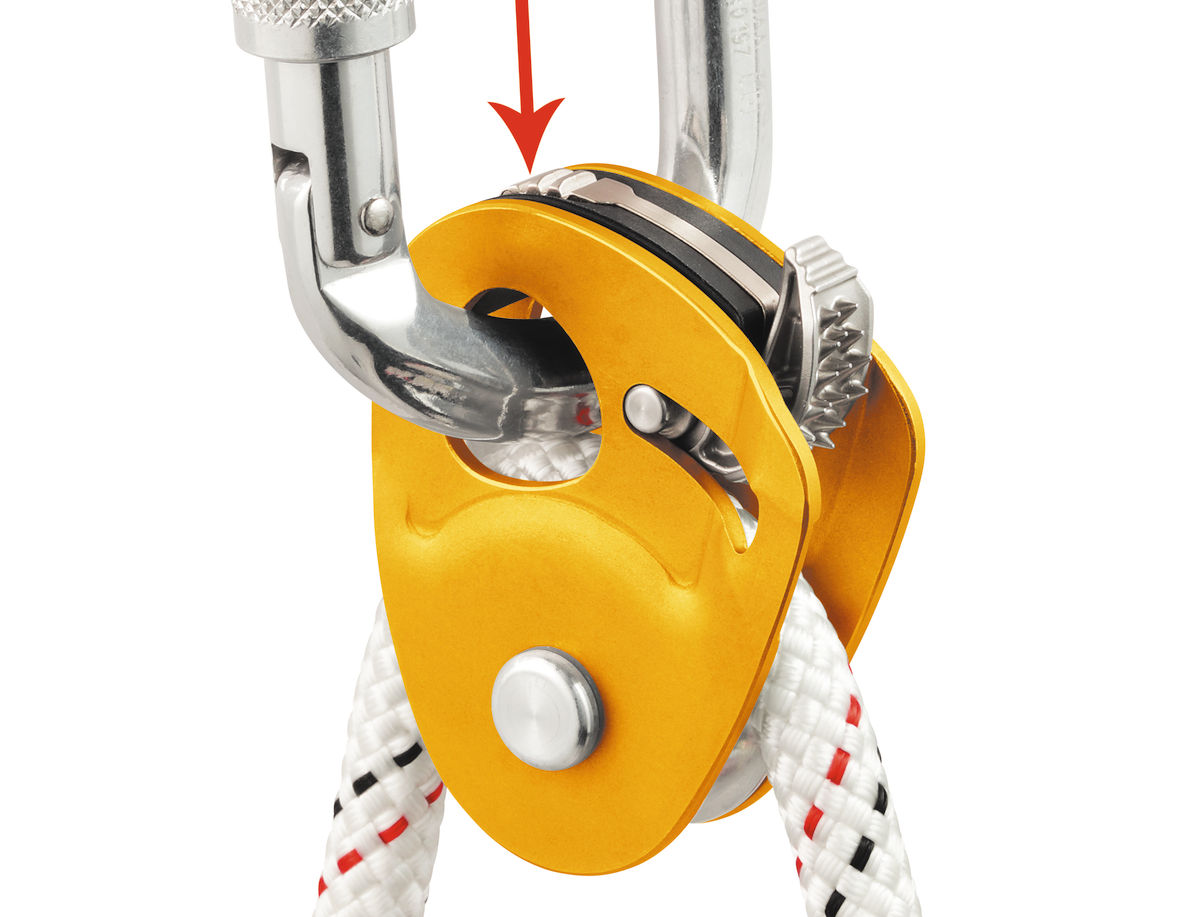 PARTNER PULLEY Ultra compact high efficiency by PETZL