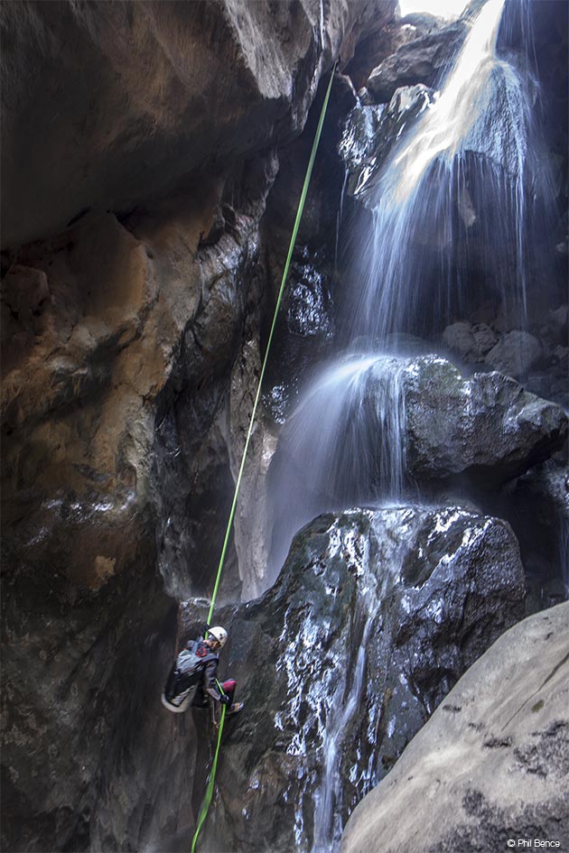 Speleologia in Cabilia © Phil Bence 