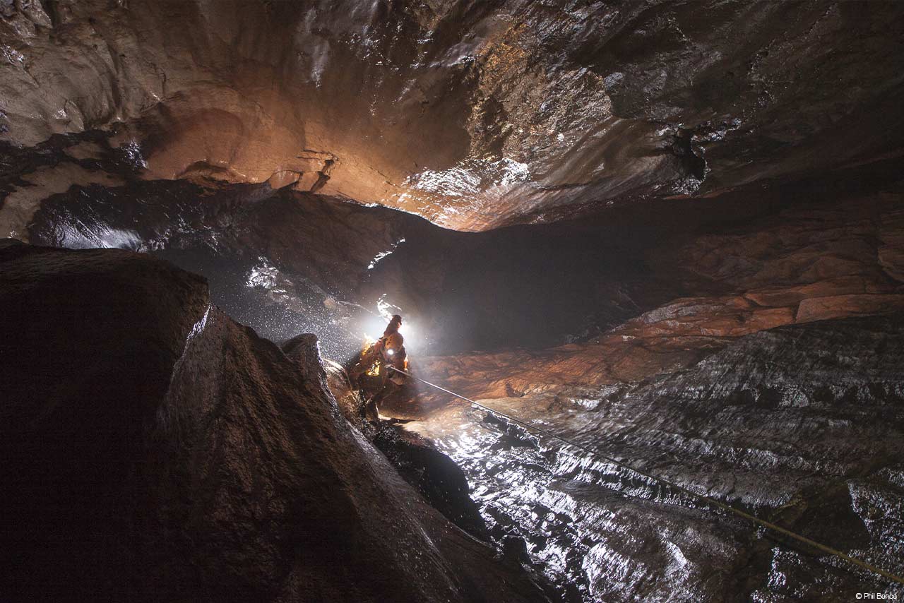 Speleologia in Cabilia © Phil Bence 