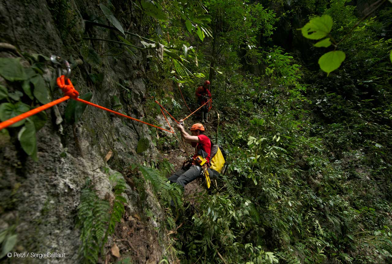 Petzl © Olivier Testa / Serge Caillault