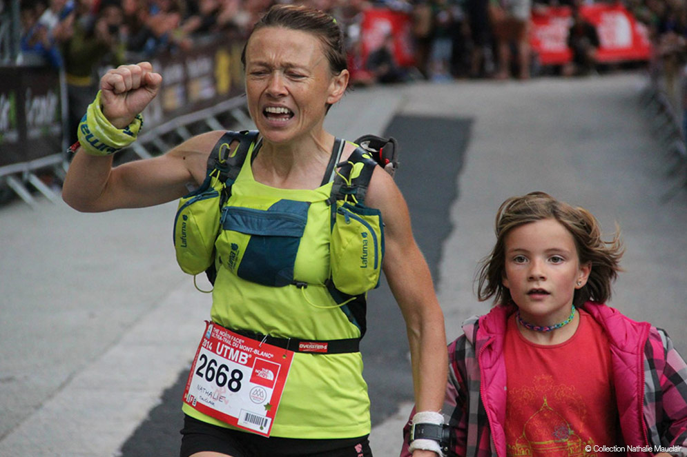 Nathalie Mauclair et sa fille à l'arrivée de l'UTMB® 2014. © Collection Nathalie Mauclair