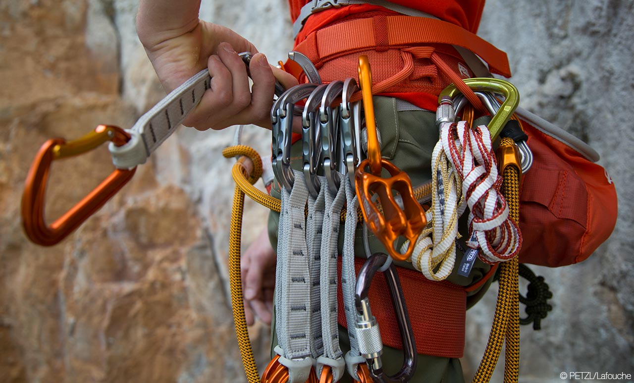 Multipitch limbing © PETZL/Lafouche