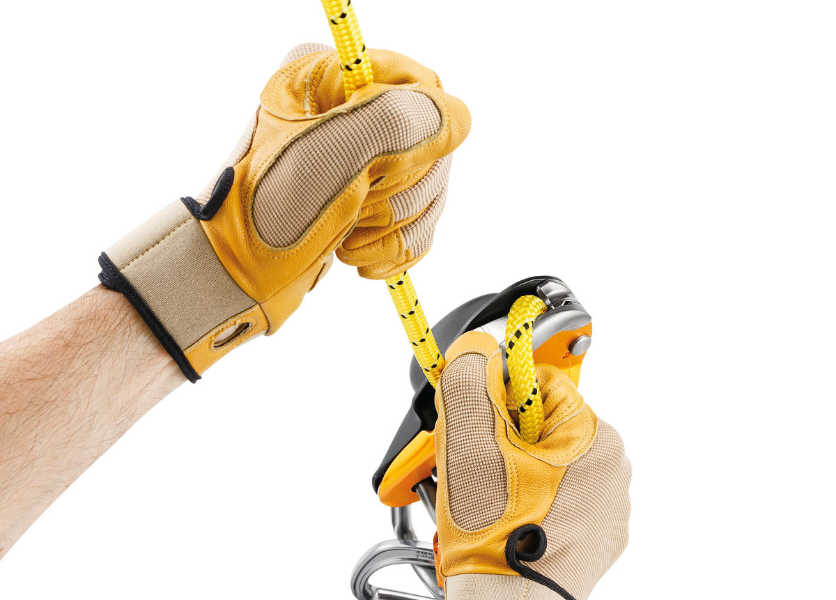 PETZL RIG YELLOW compact self-braking descender for rope access workers 