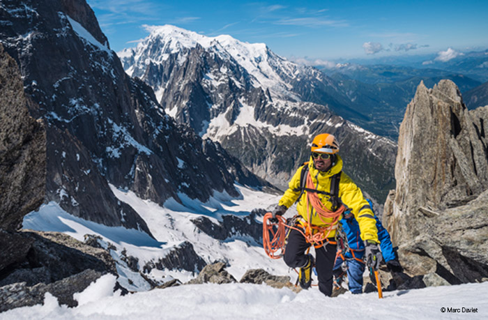 Tutte le attrezzature di sicurezza per l'arrampicata, l'alpinismo, le vie ferrate, la speleologia ed il trail running... Le tecniche di assicurazione e progressione su corda. Lampade frontali a led per tutte le attivit&agrave; outdoor.